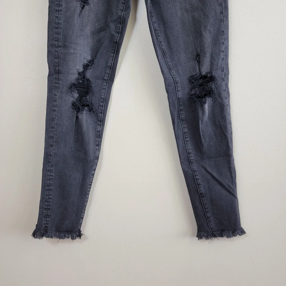 American Eagle Super Low Rise Skinny Jegging Jeans Black Distressed Frayed AE 4